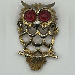 Vintage Articulated Owl Brooch with Red Glass Eyes – Gold Tone